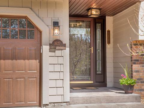1627 Covington Ln, Eagan, MN 55122 photo 2