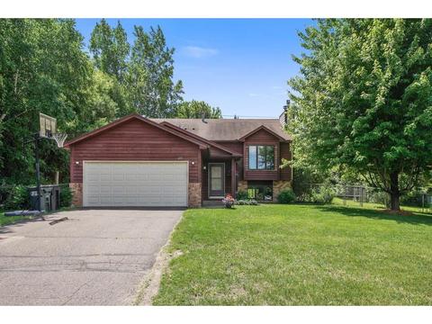 4195 Reading, Eagan, MN 55123 photo 1