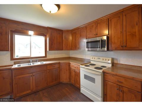 921 S 6th St, Brainerd, MN 56401 photo 2