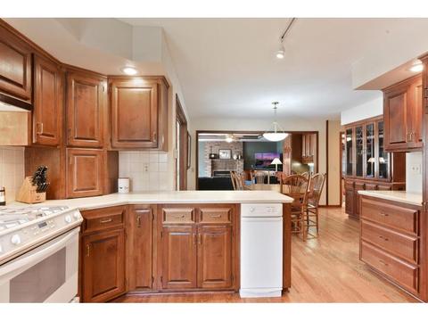 5316 River Bluff Curv, Bloomington, MN 55437 photo 6
