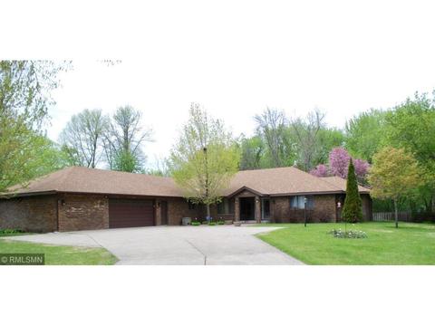 927 Forest Dr, Saint Cloud, MN 56303 photo 1