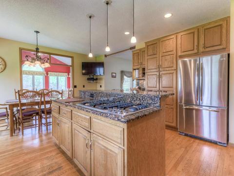 4972 Royale Pl, Eagan, MN 55122 photo 9