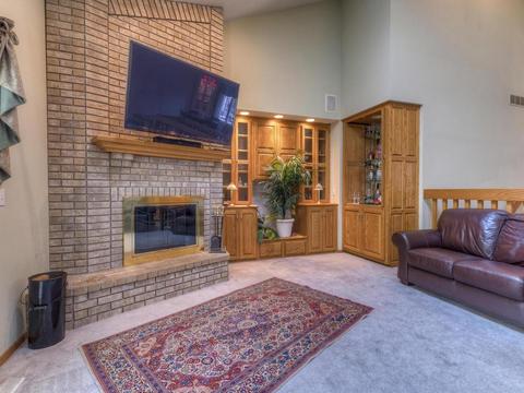 4972 Royale Pl, Eagan, MN 55122 photo 4