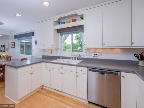 10001 Zenith Rd, Bloomington, MN 55431 photo 24