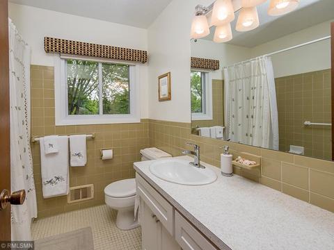 10001 Zenith Rd, Bloomington, MN 55431 photo 27