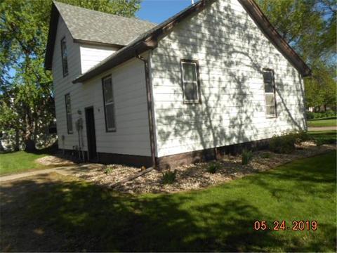 660 13th St, Windom, MN 56101 photo 3