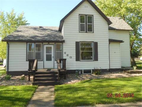 660 13th St, Windom, MN 56101 photo 1
