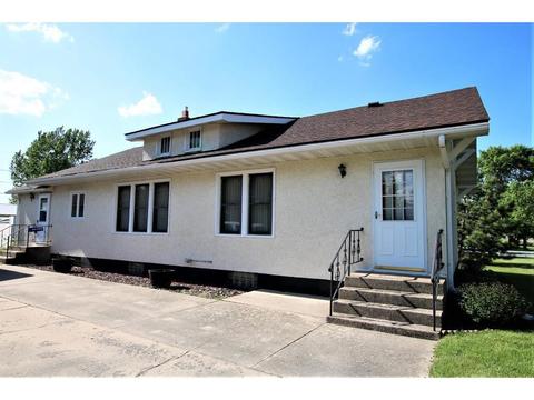 623 3rd St NE, Staples, MN 56479 photo 2