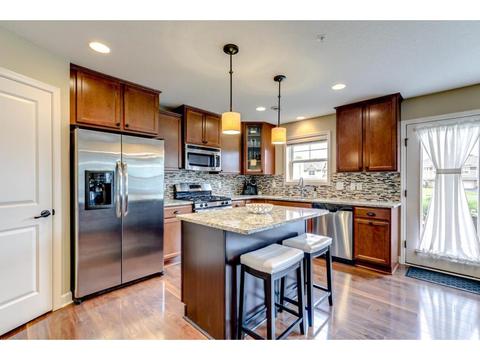 3430 Chestnut Ln, Eagan, MN 55123 photo 8