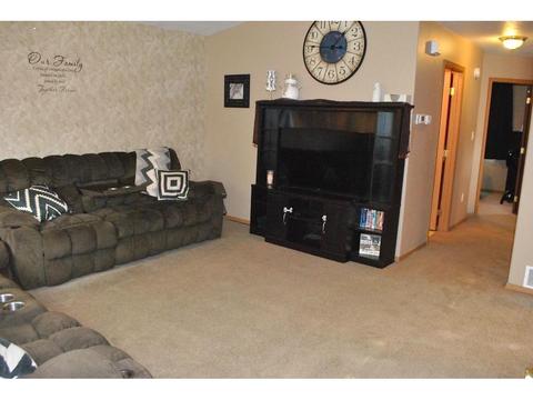 505 Genesis Ave, Marshall, MN 56258 photo 2