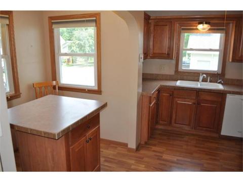 802 E Sheridan Ave, Montevideo, MN 56265 photo 10