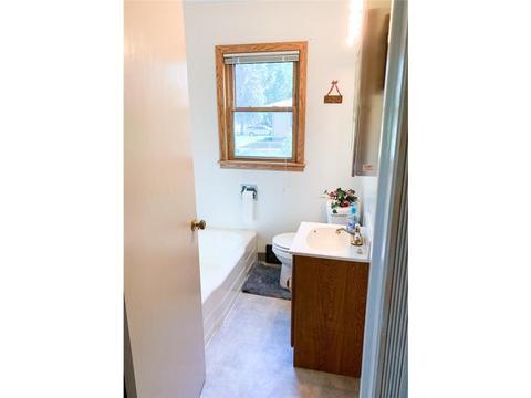 812 Chestnut Ct, Saint Cloud, MN 56303 photo 12