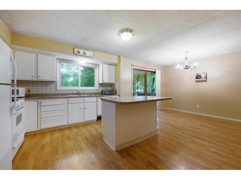 1406 Broadview Ave, Chaska, MN 55318 photo 2