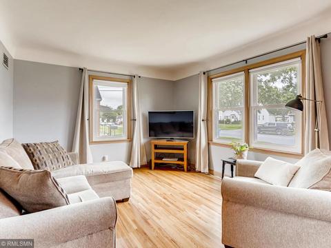 2137 3rd St E, Saint Paul, MN 55119 photo 2