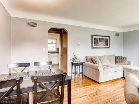 2137 3rd St E, Saint Paul, MN 55119 photo 4