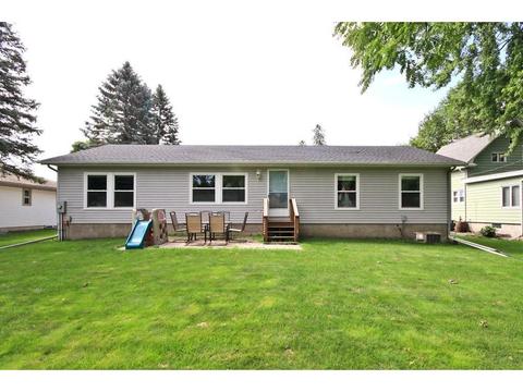 2011 11th St E, Glencoe, MN 55336 photo 2