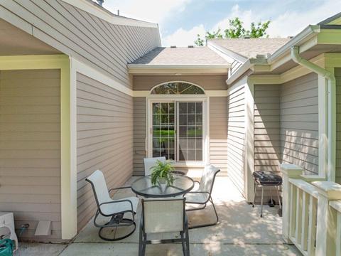 852 Ivy Ln, Eagan, MN 55123 photo 2