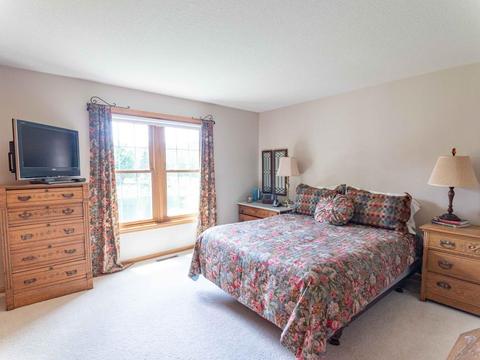 852 Ivy Ln, Eagan, MN 55123 photo 18