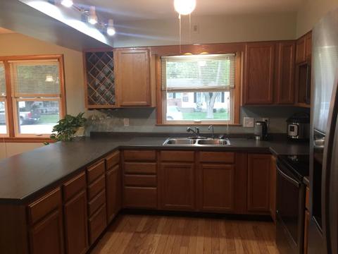 909 Pine Ave, Marshall, MN 56258 photo 3