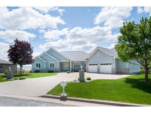 113 Red Apple Dr, La Crescent, MN 55947 photo 2