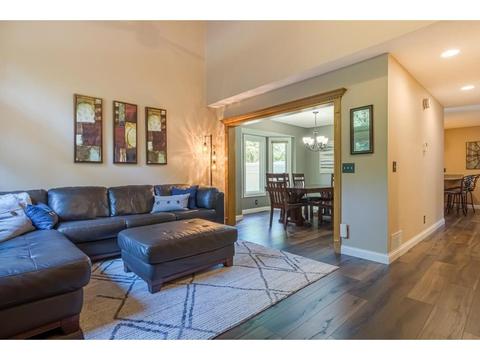 789 Sunset Dr, Eagan, MN 55123 photo 4