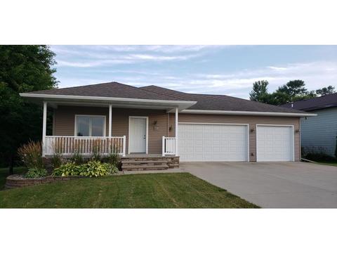 2007 Moore Dr, Saint Peter, MN 56082 photo 1