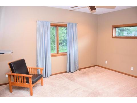 2007 Moore Dr, Saint Peter, MN 56082 photo 2