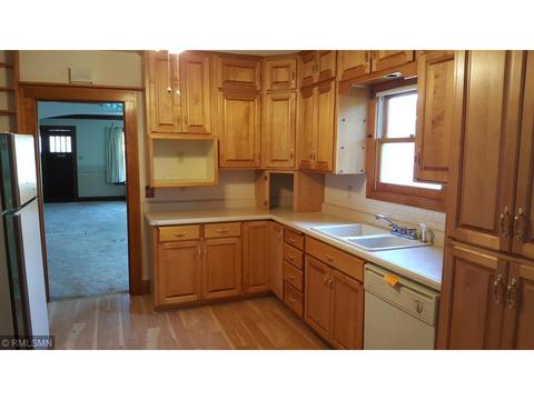 322 Becker Ave SE, Willmar, MN 56201 photo 9