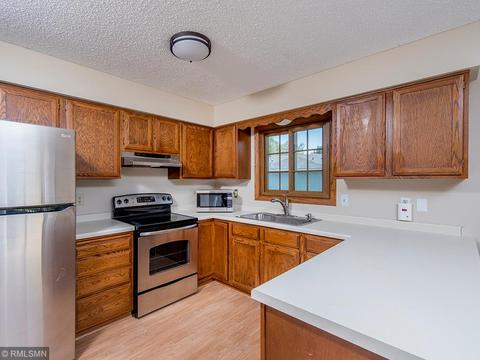 1836 Walnut Ln, Eagan, MN 55122 photo 9