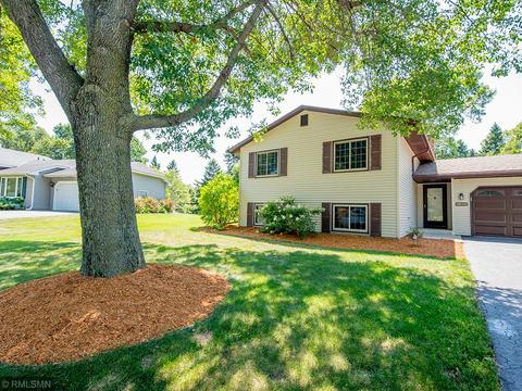 1836 Walnut Ln, Eagan, MN 55122 photo 2