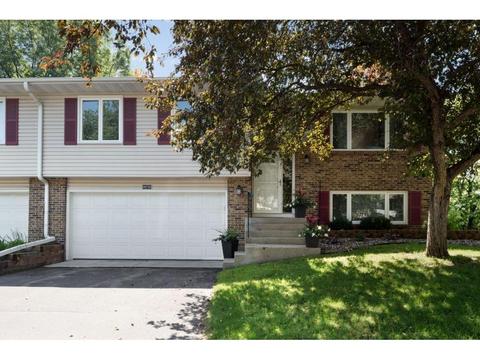 9850 Cavell Cir, Bloomington, MN 55438 photo 1