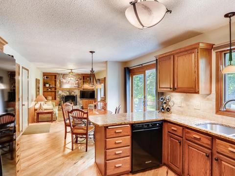1571 Ashbury Ct, Eagan, MN 55122 photo 6
