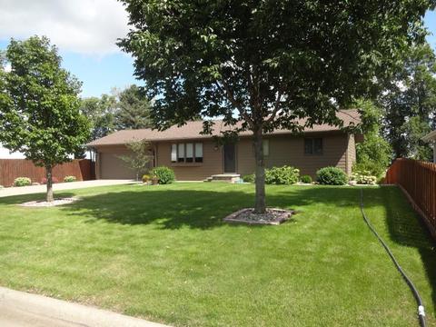 403 Chavis Dr, Hendricks, MN 56136 photo 1