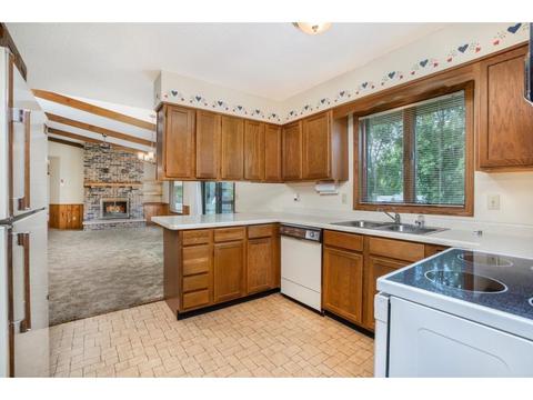 308 23rd St SE, Willmar, MN 56201 photo 4