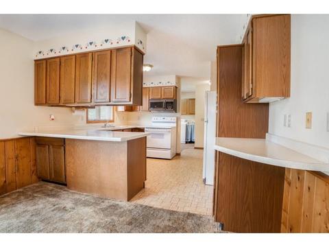 308 23rd St SE, Willmar, MN 56201 photo 3