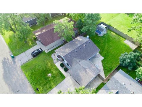 405 W Thomas Ave, Marshall, MN 56258 photo 2