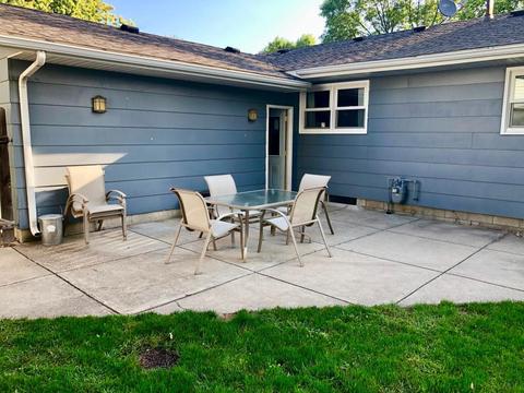 405 W Thomas Ave, Marshall, MN 56258 photo 4