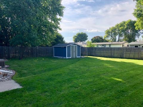 405 W Thomas Ave, Marshall, MN 56258 photo 5