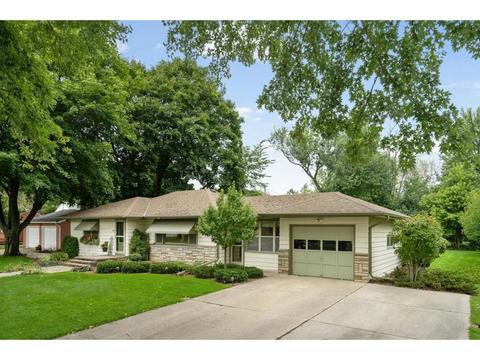 909 5th St E, Northfield, MN 55057 photo 4