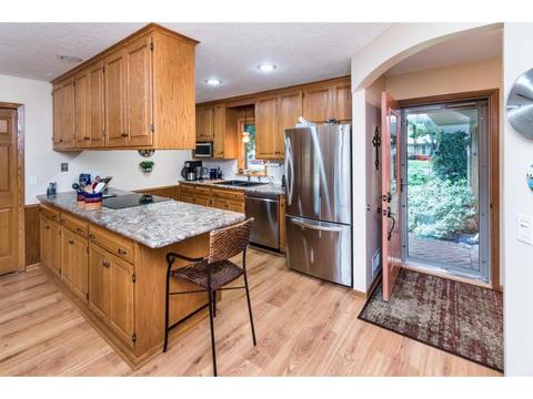 800 E 101st St, Bloomington, MN 55420 photo 8
