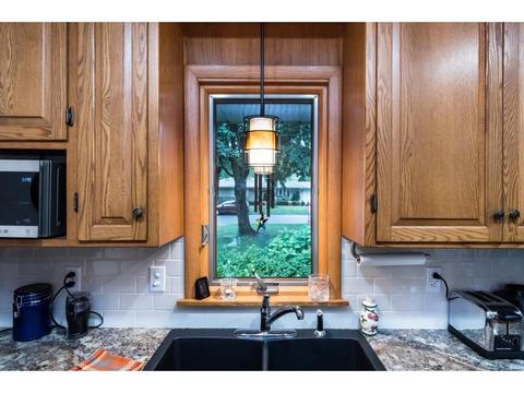 800 E 101st St, Bloomington, MN 55420 photo 9