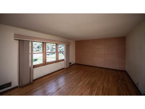 8719 Beard Rd, Bloomington, MN 55431 photo 4