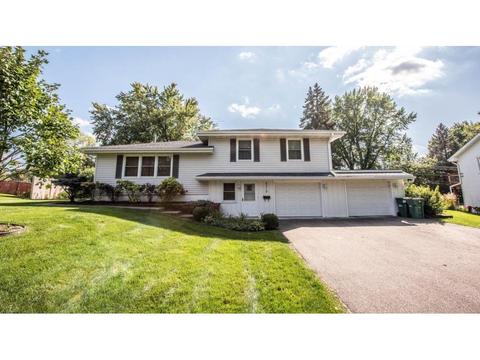 8719 Beard Rd, Bloomington, MN 55431 photo 1