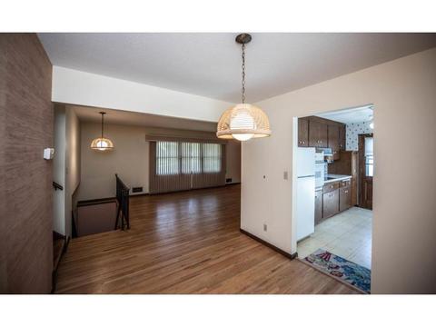 8719 Beard Rd, Bloomington, MN 55431 photo 2