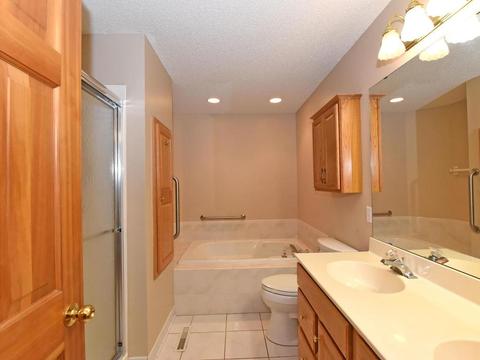 4494 Lakeshore Ter, Eagan, MN 55122 photo 15
