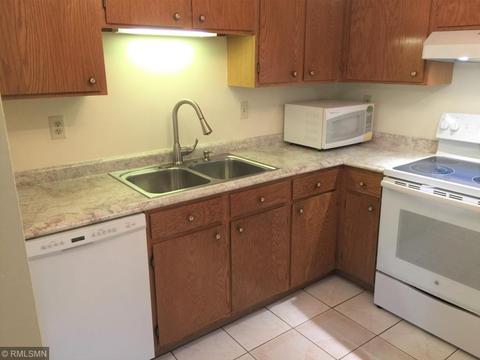 3440 Golfview Dr #208, Eagan, MN 55123 photo 12