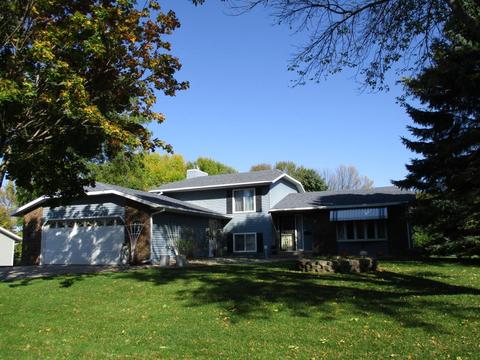 601 23rd St SE, Willmar, MN 56201 photo 1