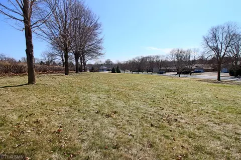 1450 4th St W, Hastings, MN 55033