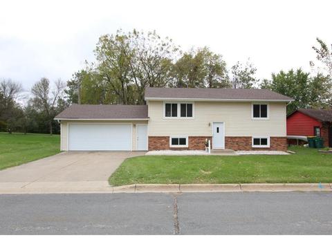135 4th St SE, Plainview, MN 55964 photo 1