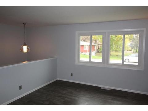 135 4th St SE, Plainview, MN 55964 photo 4